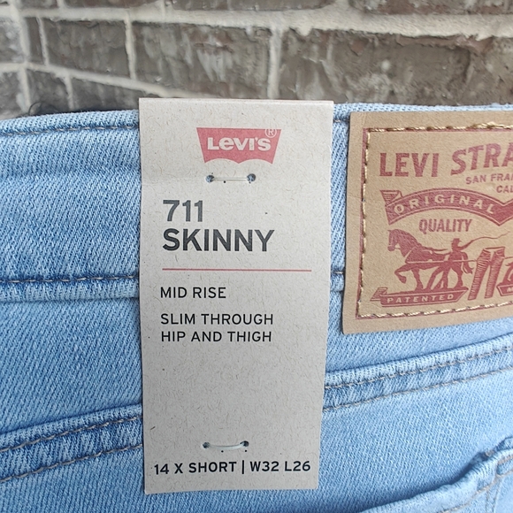 Woman Levi's jeans - Picture 4 of 6